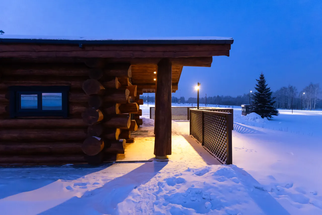 Отдельно стоящая баня-сруб